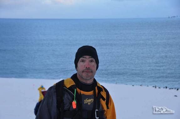 No fim de tarde durante visita à Half Moon Island, na Antártida